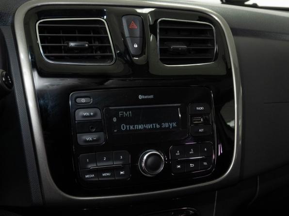 Renault Sandero II Рестайлинг с пробегом 2018 года, цена 948 000 рублей, 82876 км, хэтчбек, Автокод Объявления