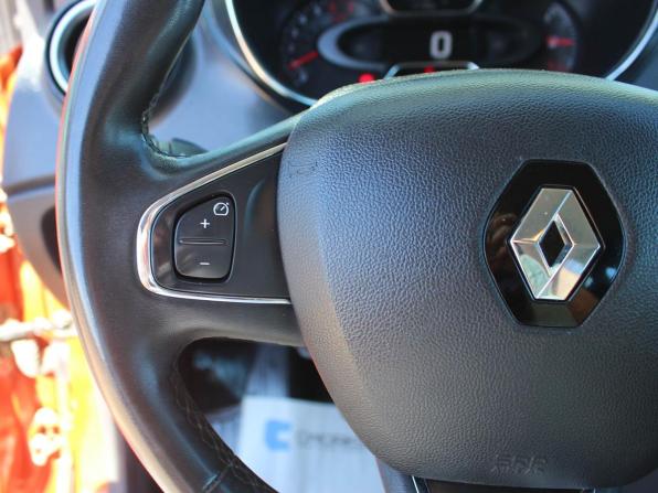 Renault Kaptur I с пробегом 2017 года, цена 1 170 000 рублей, 174765 км, внедорожник, Автокод Объявления