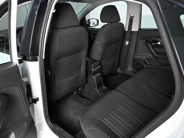 Volkswagen Polo V Рестайлинг с пробегом 2018 года, цена 1 299 000 рублей, 105509 км, седан, Автокод Объявления