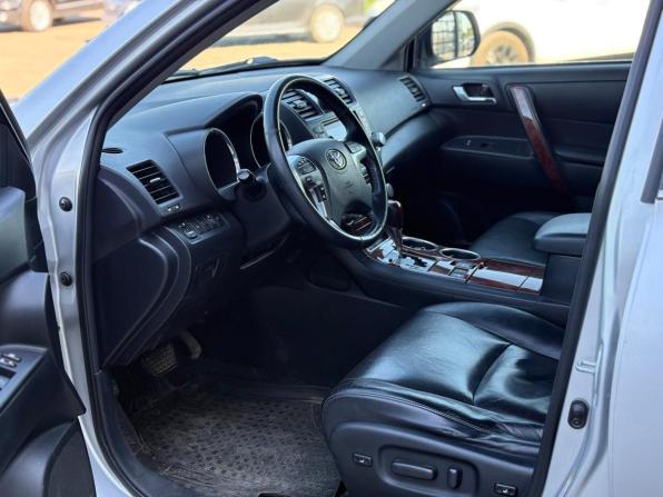 Toyota Highlander II (XU40) Рестайлинг с пробегом 2010 года, цена 1 950 000 рублей, 199834 км, внедорожник, Автокод Объявления