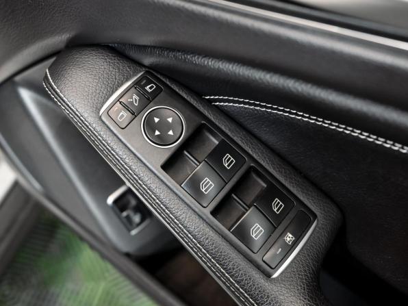 Mercedes-Benz GLA I (X156) Рестайлинг с пробегом 2018 года, цена 2 200 000 рублей, 45605 км, внедорожник, Автокод Объявления