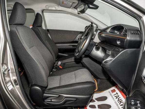 Toyota Sienta II Рестайлинг с пробегом 2021 года, цена 1 600 500 рублей, 36859 км, компактвэн, Автокод Объявления