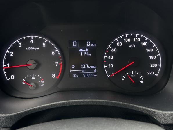 Hyundai Solaris II с пробегом 2017 года, цена 960 000 рублей, 91693 км, седан, Автокод Объявления