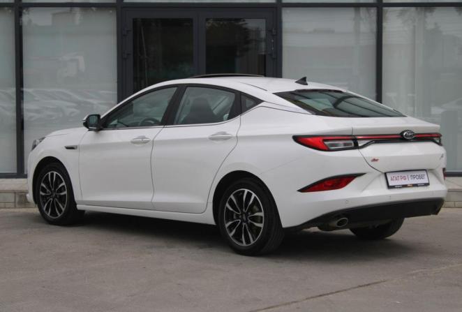 JAC J7 I с пробегом 2023 года, цена 1 595 000 рублей, 32607 км, лифтбек, Автокод Объявления