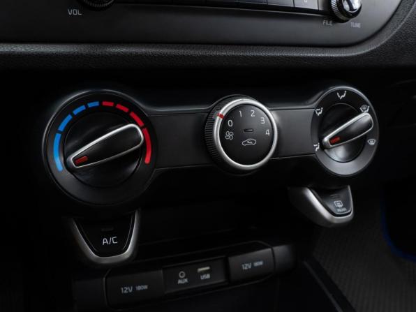Kia Rio IV с пробегом 2017 года, цена 810 000 рублей, 231703 км, седан, Автокод Объявления