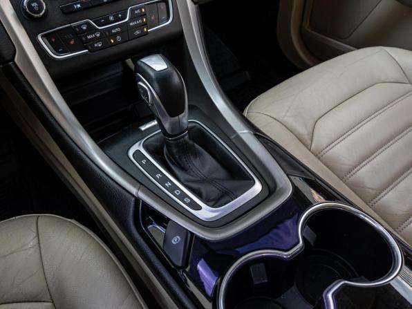 Ford Fusion (North America) II с пробегом 2015 года, цена 1 435 000 рублей, 160360 км, седан, Автокод Объявления