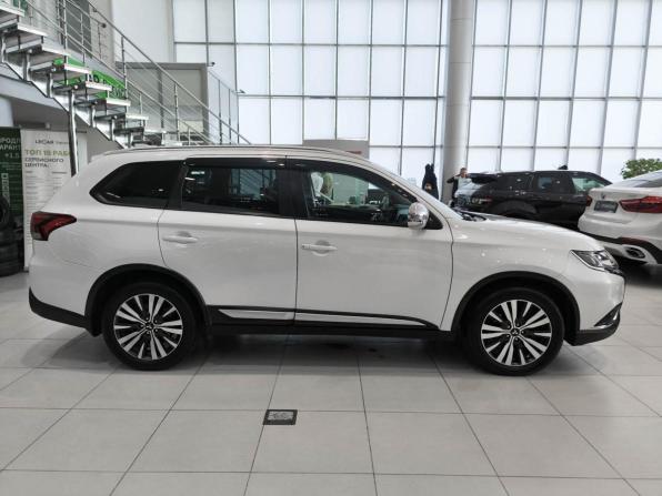 Mitsubishi Outlander III Рестайлинг 3 с пробегом 2020 года, цена 2 599 000 рублей, 74016 км, внедорожник, Автокод Объявления