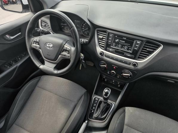 Hyundai Solaris II с пробегом 2017 года, цена 1 345 000 рублей, 122511 км, седан, Автокод Объявления