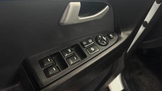 Kia Sportage III с пробегом 2013 года, цена 1 460 000 рублей, 119220 км, внедорожник, Автокод Объявления