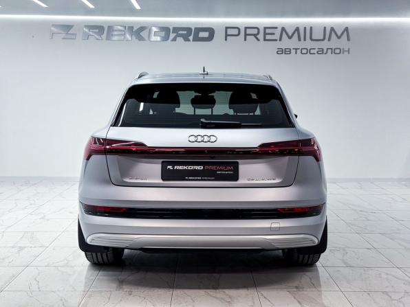 Audi e-tron I с пробегом 2019 года, цена 5 099 990 рублей, 38195 км, внедорожник, Автокод Объявления