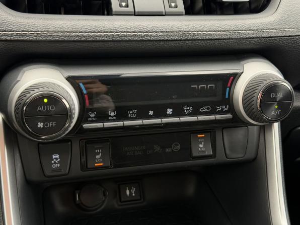Toyota RAV4 V (XA50) с пробегом 2020 года, цена 3 050 000 рублей, 32218 км, внедорожник, Автокод Объявления