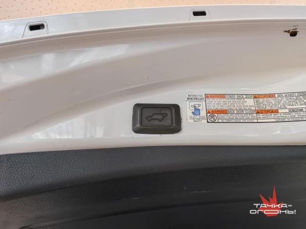 Toyota RAV4 IV (XA40) Рестайлинг с пробегом 2018 года, цена 2 458 000 рублей, 169000 км, внедорожник, Автокод Объявления