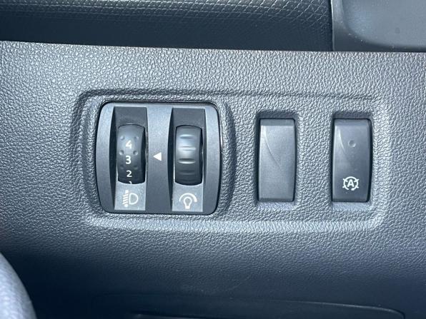 Renault Clio IV Рестайлинг с пробегом 2019 года, цена 999 000 рублей, 136849 км, универсал, Автокод Объявления