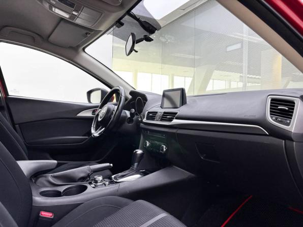 Mazda 3 III (BM) Рестайлинг с пробегом 2017 года, цена 1 550 000 рублей, 133000 км, седан, Автокод Объявления
