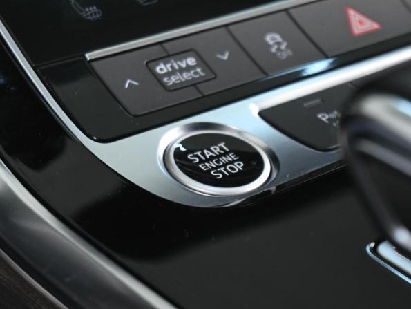 Audi Q8 I (4M) с пробегом 2022 года, цена 7 899 000 рублей, 36160 км, внедорожник, Автокод Объявления
