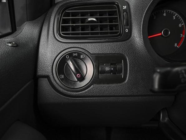 Volkswagen Polo V Рестайлинг с пробегом 2019 года, цена 1 398 000 рублей, 63173 км, седан, Автокод Объявления