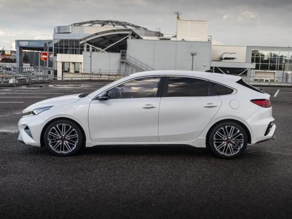 Kia K3 II Рестайлинг с пробегом 2021 года, цена 2 278 000 рублей, 88091 км, хэтчбек, Автокод Объявления