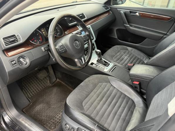 Volkswagen Passat B7 с пробегом 2011 года, цена 885 000 рублей, 329097 км, седан, Автокод Объявления