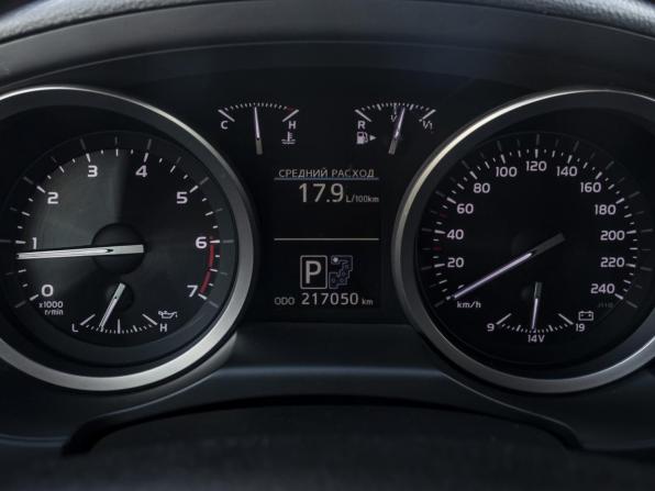Toyota Land Cruiser 200 Series Рестайлинг 1 с пробегом 2012 года, цена 3 698 000 рублей, 216872 км, внедорожник, Автокод Объявления