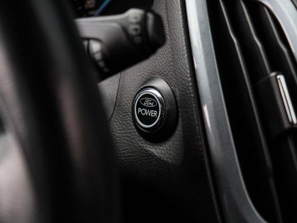 Ford Focus III с пробегом 2013 года, цена 900 000 рублей, 120268 км, хэтчбек, Автокод Объявления