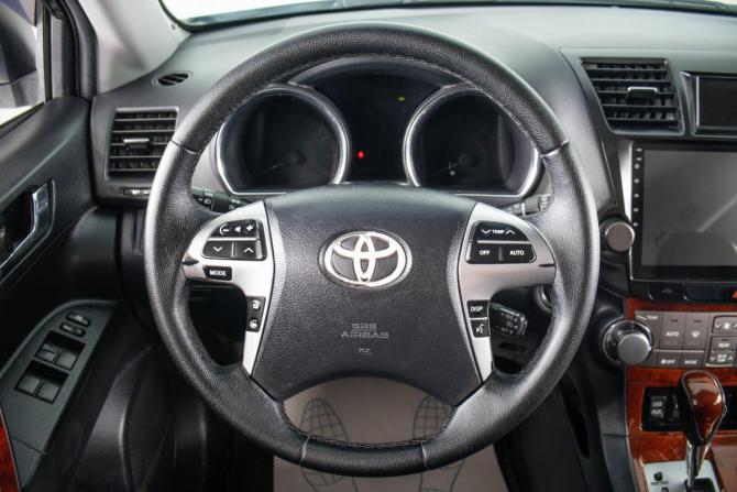 Toyota Highlander II (XU40) Рестайлинг с пробегом 2011 года, цена 1 899 000 рублей, 249156 км, внедорожник, Автокод Объявления