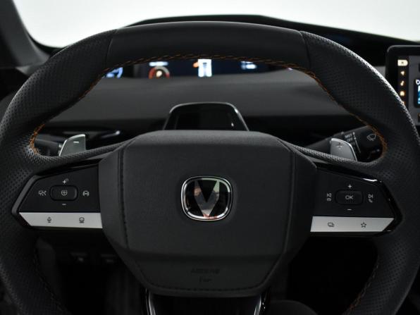 Changan UNI-V I с пробегом 2024 года, цена 2 240 000 рублей, 32465 км, лифтбек, Автокод Объявления
