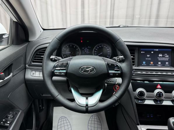 Hyundai Elantra VI (AD) с пробегом 2019 года, цена 1 399 000 рублей, 132012 км, седан, Автокод Объявления