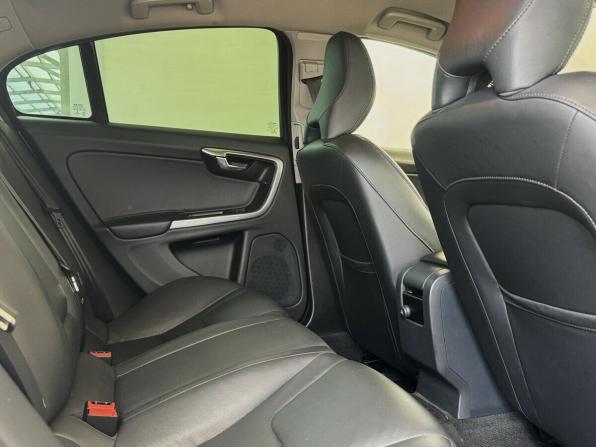 Volvo S60 II Рестайлинг с пробегом 2015 года, цена 1 550 000 рублей, 167434 км, седан, Автокод Объявления