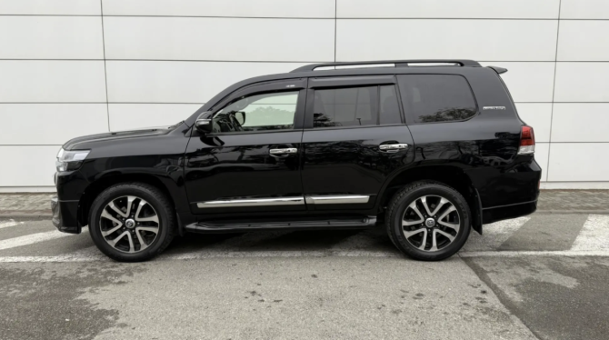 Toyota Land Cruiser 200 Series Рестайлинг 1 с пробегом 2013 года, цена 4 200 000 рублей, 256785 км, внедорожник, Автокод Объявления