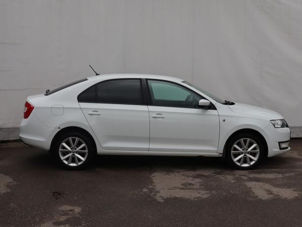 Skoda Rapid I с пробегом 2015 года, цена 960 000 рублей, 219458 км, лифтбек, Автокод Объявления