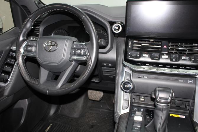Toyota Land Cruiser 300 Series с пробегом 2021 года, цена 11 000 000 рублей, 68946 км, внедорожник, Автокод Объявления