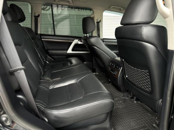 Toyota Land Cruiser 200 Series Рестайлинг 2 с пробегом 2017 года, цена 5 499 000 рублей, 165124 км, внедорожник, Автокод Объявления