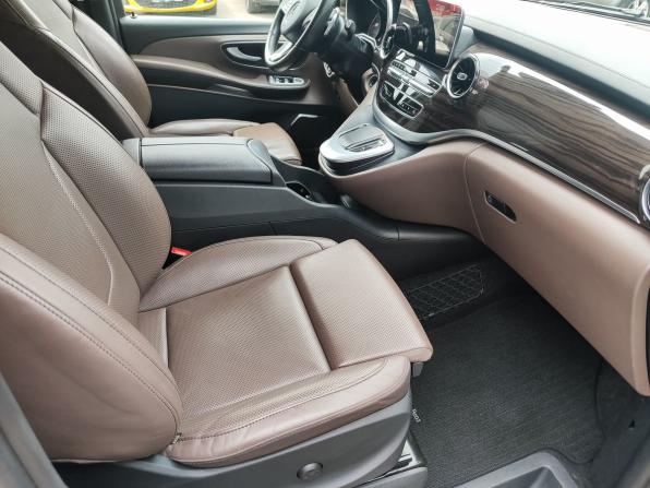 Mercedes-Benz V-Класс III (W447) Рестайлинг с пробегом 2022 года, цена 5 799 000 рублей, 131120 км, минивэн, Автокод Объявления