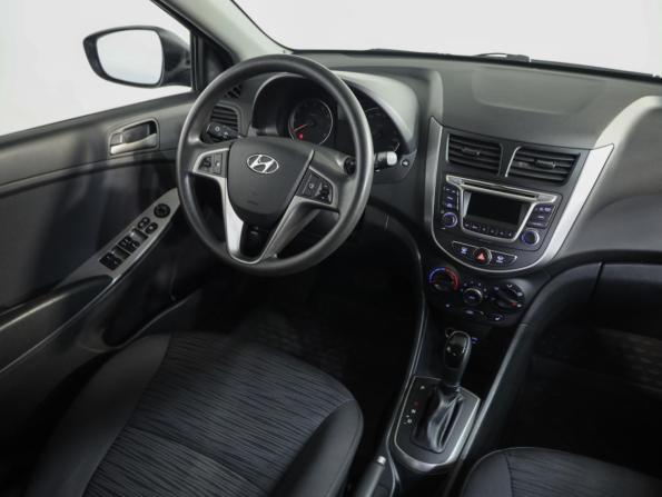 Hyundai Solaris I Рестайлинг с пробегом 2015 года, цена 1 219 000 рублей, 51033 км, седан, Автокод Объявления