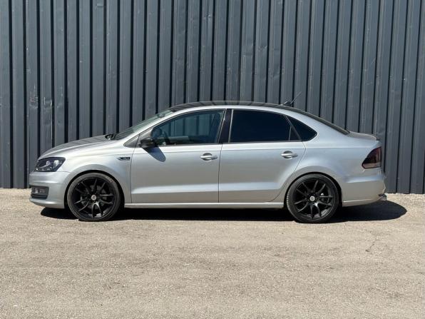 Volkswagen Polo V Рестайлинг с пробегом 2018 года, цена 938 000 рублей, 231575 км, седан, Автокод Объявления