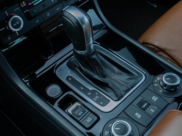 Volkswagen Touareg II с пробегом 2014 года, цена 2 340 000 рублей, 203941 км, внедорожник, Автокод Объявления