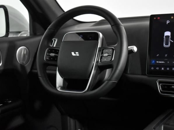 Li Auto (Lixiang) L7 I Рестайлинг с пробегом 2024 года, цена 5 998 790 рублей, 20035 км, внедорожник, Автокод Объявления