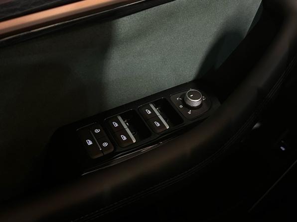 Geely Monjaro I с пробегом 2023 года, цена 2 999 990 рублей, 47745 км, внедорожник, Автокод Объявления
