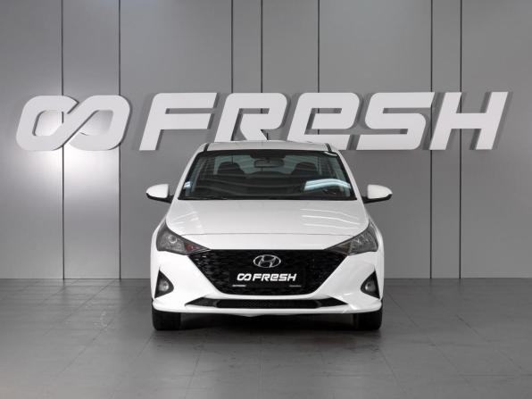 Hyundai Solaris II Рестайлинг с пробегом 2021 года, цена 1 559 000 рублей, 117731 км, седан, Автокод Объявления