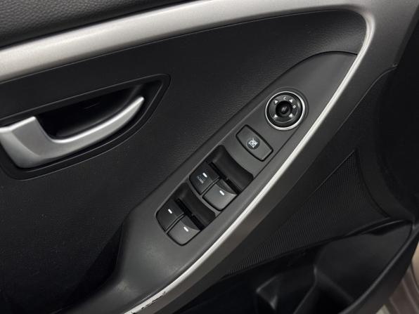 Hyundai i30 II с пробегом 2013 года, цена 980 000 рублей, 174795 км, хэтчбек, Автокод Объявления