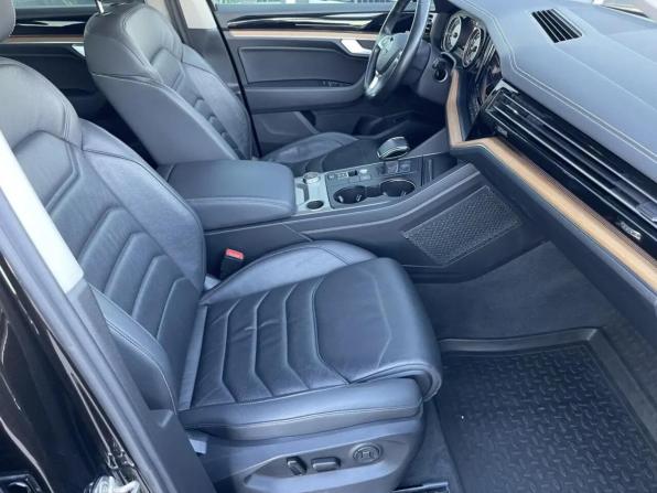 Volkswagen Touareg III с пробегом 2019 года, цена 5 250 000 рублей, 162000 км, внедорожник, Автокод Объявления