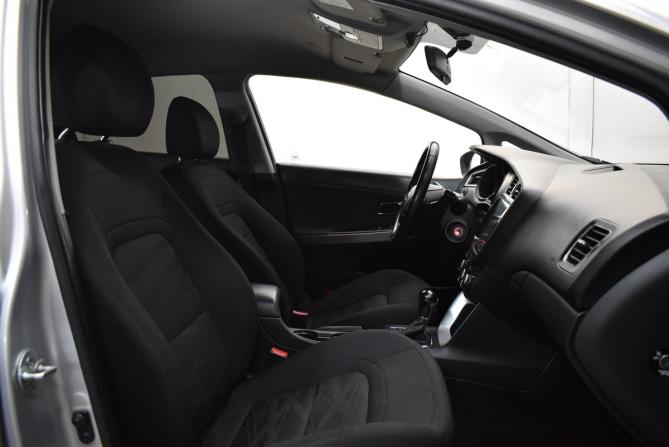 Kia Ceed II Рестайлинг с пробегом 2018 года, цена 1 365 000 рублей, 123138 км, хэтчбек, Автокод Объявления