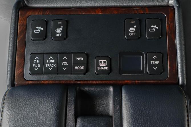 Toyota Camry VII (XV50) Рестайлинг с пробегом 2015 года, цена 2 079 000 рублей, 194000 км, седан, Автокод Объявления
