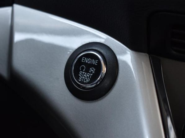 Ford C-MAX II с пробегом 2013 года, цена 1 220 000 рублей, 235930 км, компактвэн, Автокод Объявления