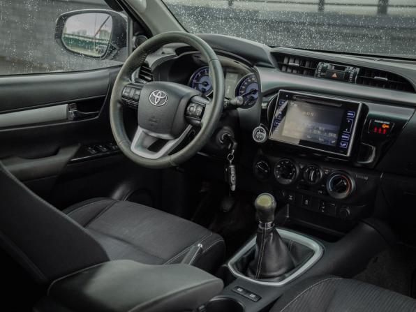 Toyota Hilux VIII с пробегом 2015 года, цена 1 985 000 рублей, 294056 км, offers.body_type.unknown, Автокод Объявления