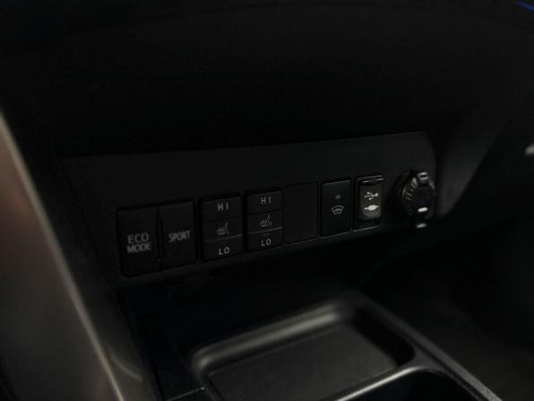Toyota RAV4 IV (XA40) Рестайлинг с пробегом 2018 года, цена 2 299 000 рублей, 136722 км, внедорожник, Автокод Объявления