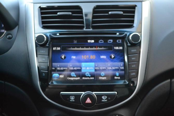 Hyundai Solaris I Рестайлинг с пробегом 2014 года, цена 990 000 рублей, 139750 км, хэтчбек, Автокод Объявления