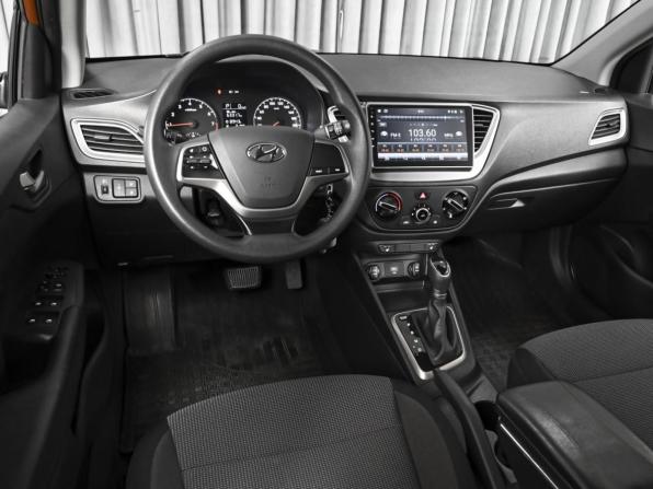 Hyundai Solaris II с пробегом 2019 года, цена 1 414 000 рублей, 108961 км, седан, Автокод Объявления
