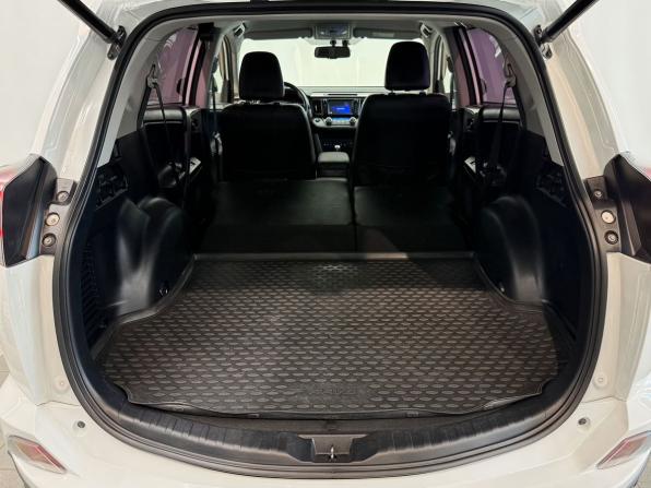 Toyota RAV4 IV (XA40) Рестайлинг с пробегом 2018 года, цена 2 490 000 рублей, 101792 км, внедорожник, Автокод Объявления