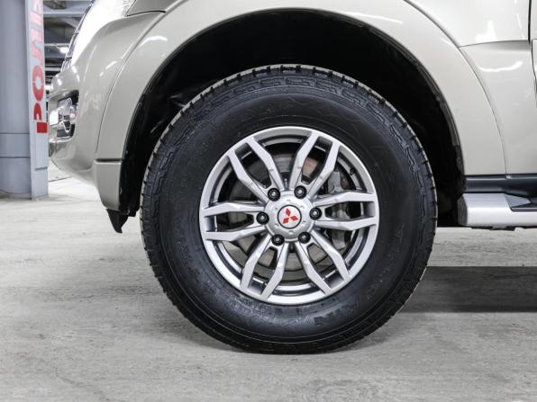 Mitsubishi Pajero IV Рестайлинг 2 с пробегом 2017 года, цена 3 249 000 рублей, 85528 км, внедорожник, Автокод Объявления
